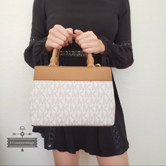 NWT Michael Kors Hailee Xs Satchel Vanilla Acorn - Picture 2 of 8